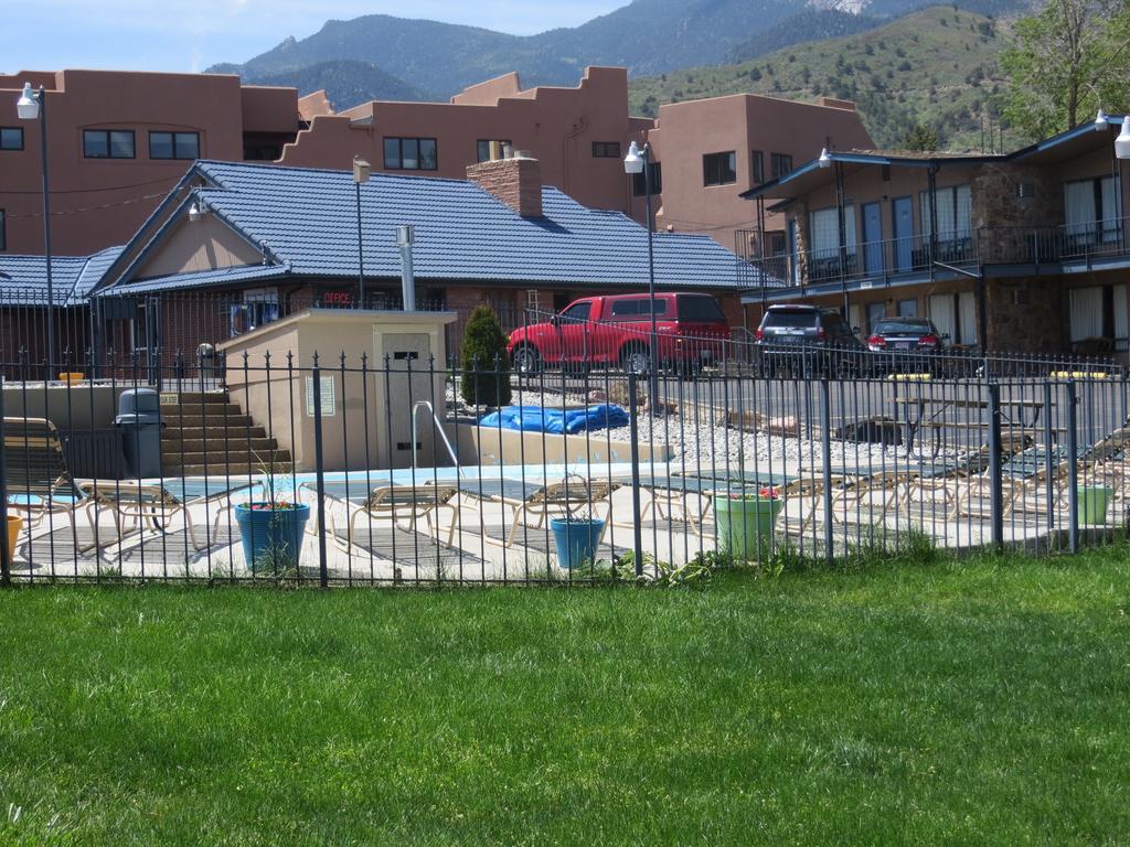 Silver Saddle Motel Manitou Springs Exterior photo